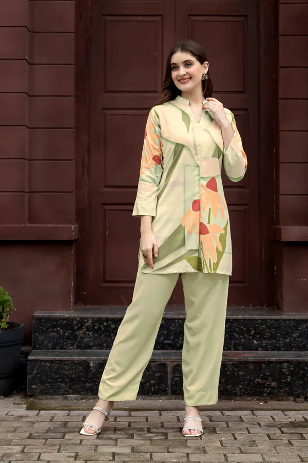 Pista_Printed_Shirt_Collar_Three-Quarter_Sleeves_Tunic_With_Trouser_For_Women