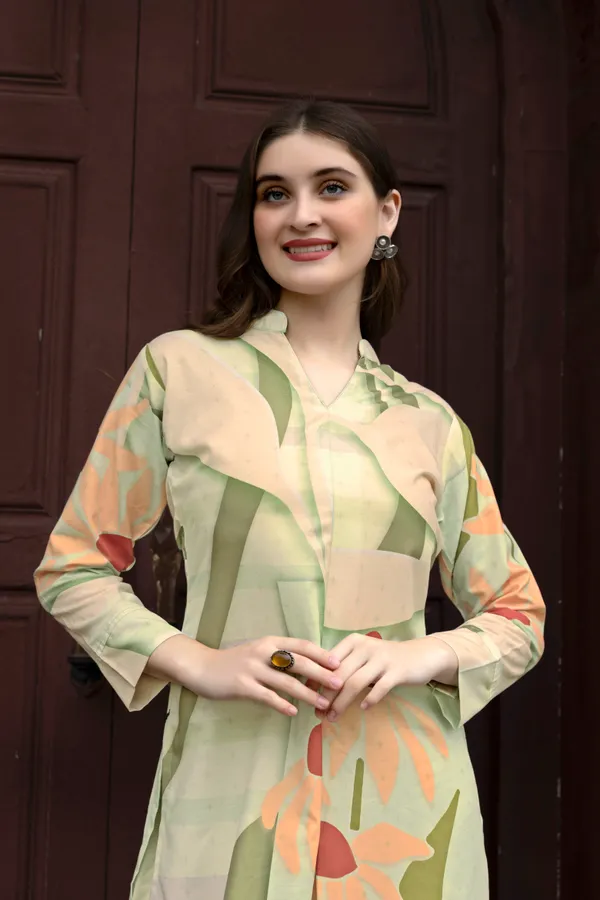 Pista_Printed_Shirt_Collar_Three-Quarter_Sleeves_Tunic_With_Trouser_For_Women