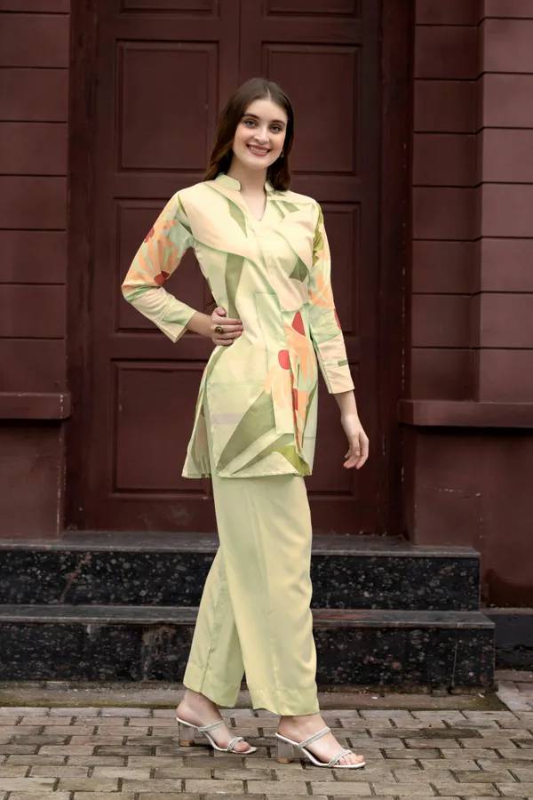 Pista_Printed_Shirt_Collar_Three-Quarter_Sleeves_Tunic_With_Trouser_For_Women
