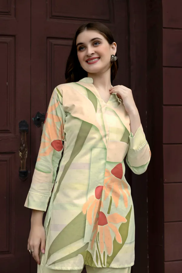 Pista_Printed_Shirt_Collar_Three-Quarter_Sleeves_Tunic_With_Trouser_For_Women