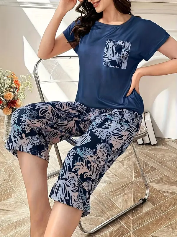 Blue_Looper_Knit_Short_Sleeve_Top_&_Capri_Pajama_Set_with_Floral_Print_Pocket_For_Women
