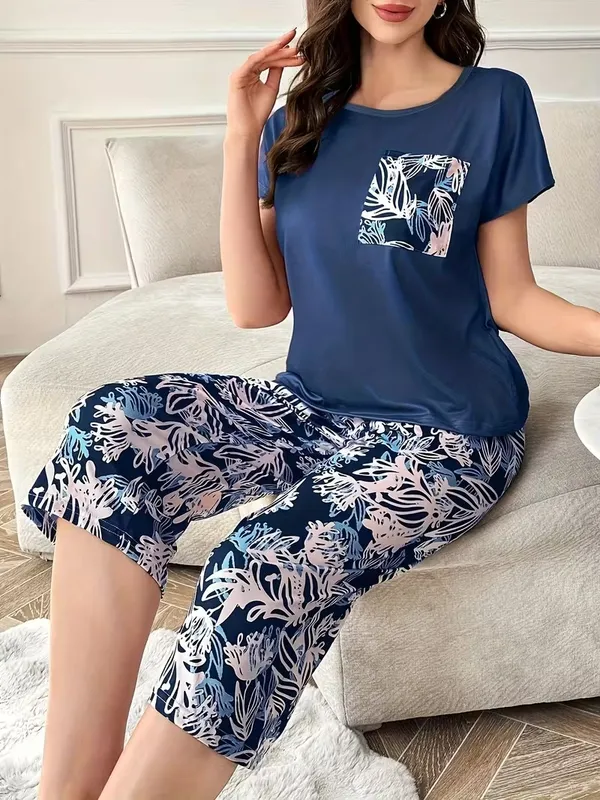 Blue_Looper_Knit_Short_Sleeve_Top_&_Capri_Pajama_Set_with_Floral_Print_Pocket_For_Women