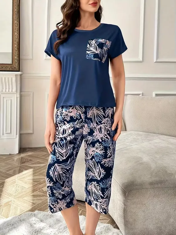 Blue_Looper_Knit_Short_Sleeve_Top_&_Capri_Pajama_Set_with_Floral_Print_Pocket_For_Women