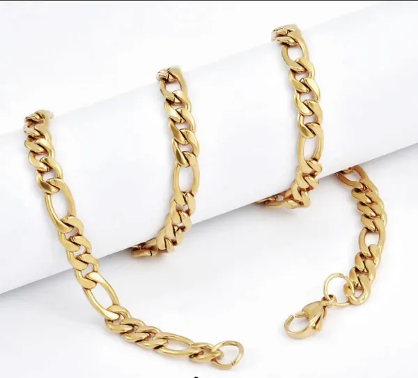 Golden_Stainless_Steel_Premium_&_Elegant_Chain_For_Men