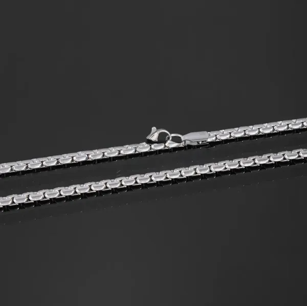 Silver_Stainless_Steel_Premium_&_Elegant_Chain_For_Men