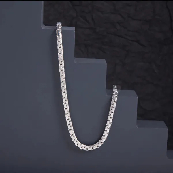 Silver_Stainless_Steel_Premium_&_Elegant_Chain_For_Men