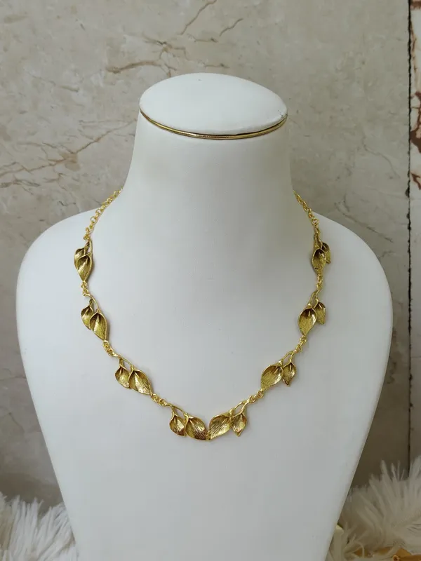 Gold_Platting_-_Brass_-_Leaf_Necklace_with_hangings