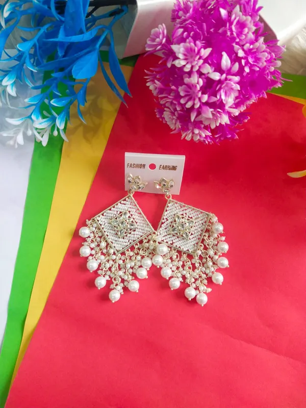 White_Shaan_Kundan_Moti_Earrings_For_Women