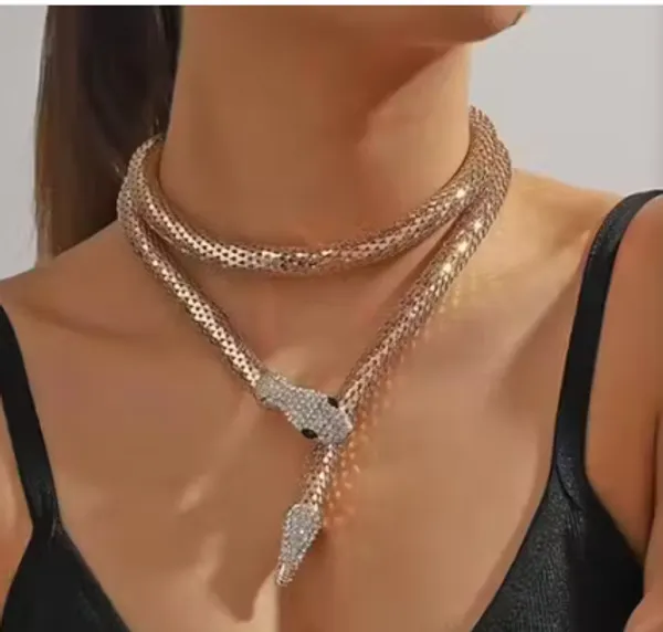Stone_Studded_Snake_Textured_Multi_style_wearing_with_Magnetic_Closure_necklace