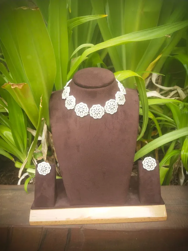 White_Kundan_Moti_Necklace_With_Earrings_For_Women