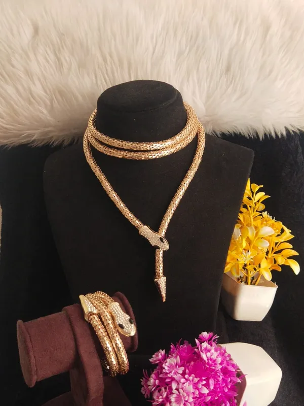 Combo_stone_studded_snake_bracelet_with_multi_purpose_use_necklace