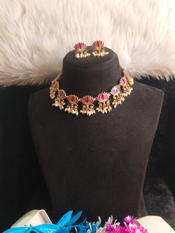9_Lotus_Temple_Motif_Necklace_Set_with_earrings_-_Maroon