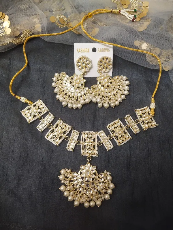 White_Kundan_Moti_Necklace_With_Chandbalia_For_Women