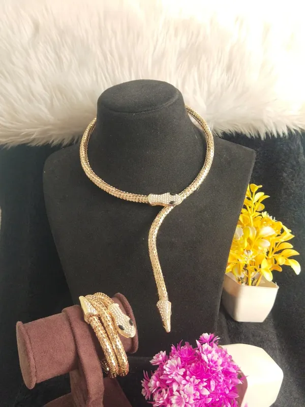 Combo_stone_studded_snake_necklace_with_bracelet