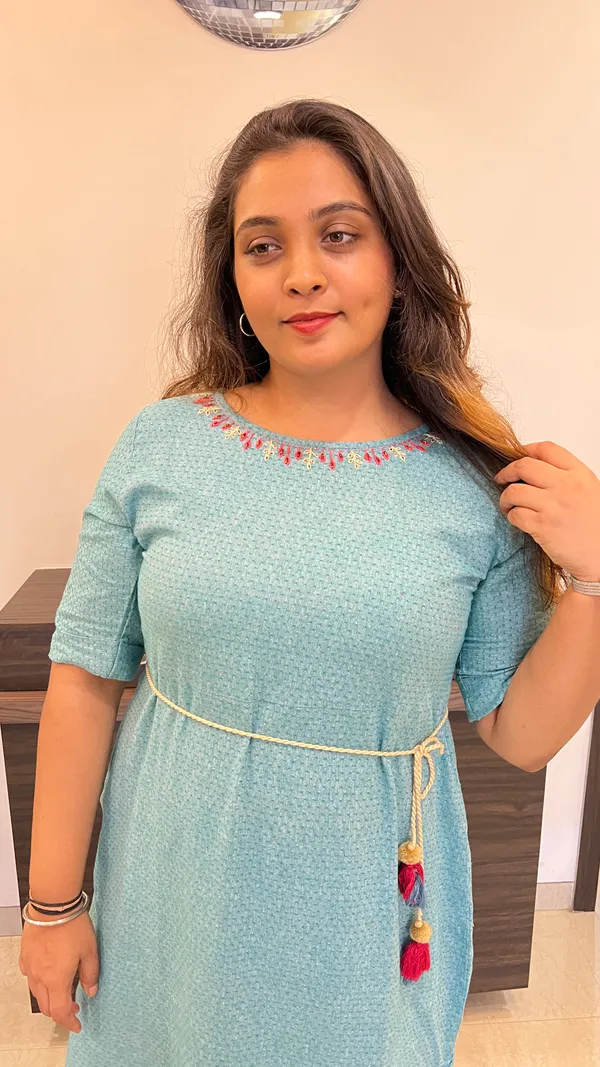 Green_Handloom_Cotton_Dobby_Tassel_For_Women