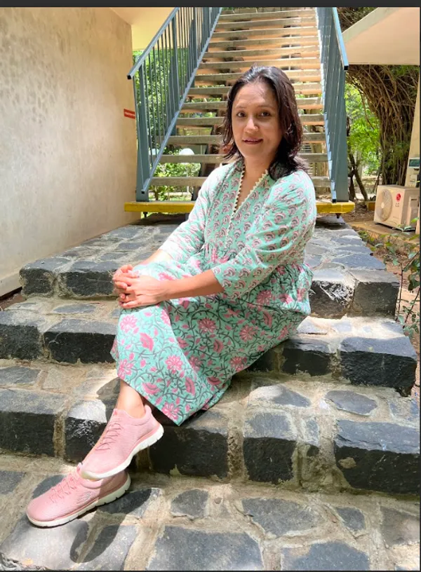 Green_Cambric_V_Neck_Dress_For_Women