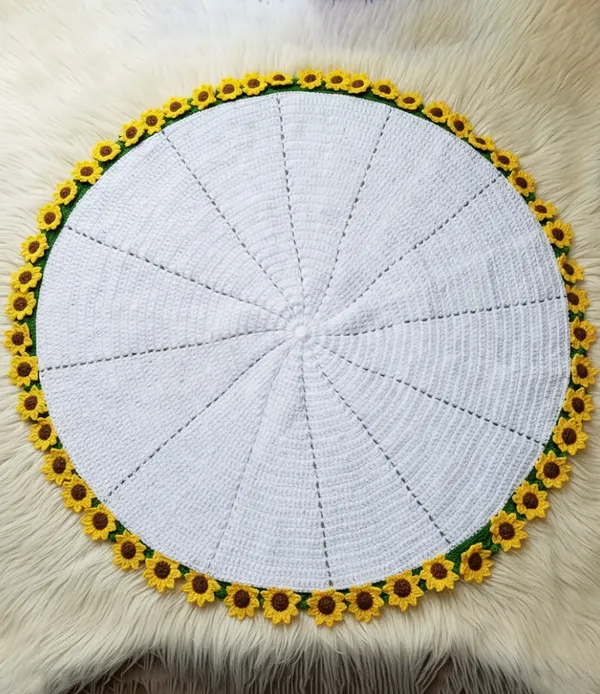 White_With_Yellow_Sun_Flower_Handmade_Premium_Quality_Crochet_Blanket_And_Bouquet(Sunflower)