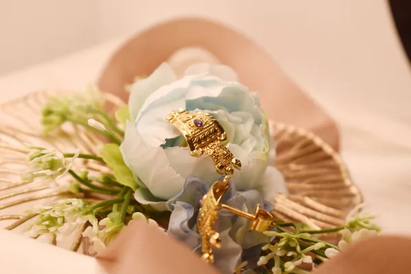 Gold_Plated_Dome_Eartops_For_Women_(100_mg_Gold)
