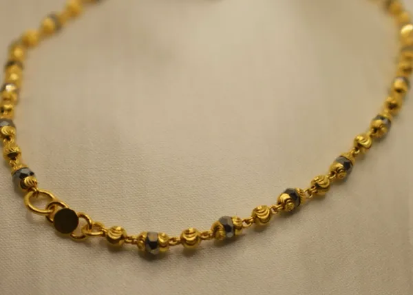 Gold_Plated_Black_Bead_Protection_Bracelet_For_Baby_(300_mg_Gold)