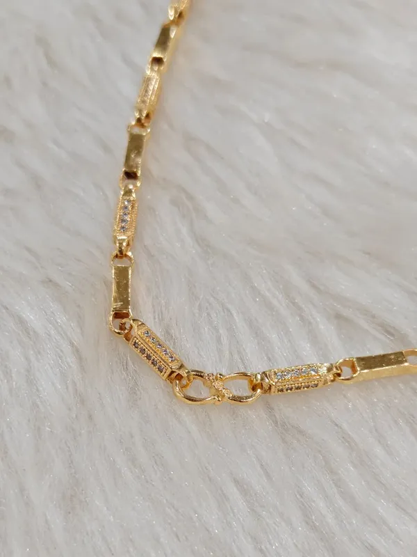 Gold_Plated_Signature_Shine_Link_Chain_For_Men_(700_mg_Gold)