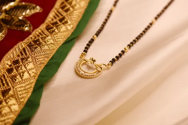 Gold_Plated_Floral_Petal_Ad_Mangalsutra_For_Women_(200_mg_Gold)