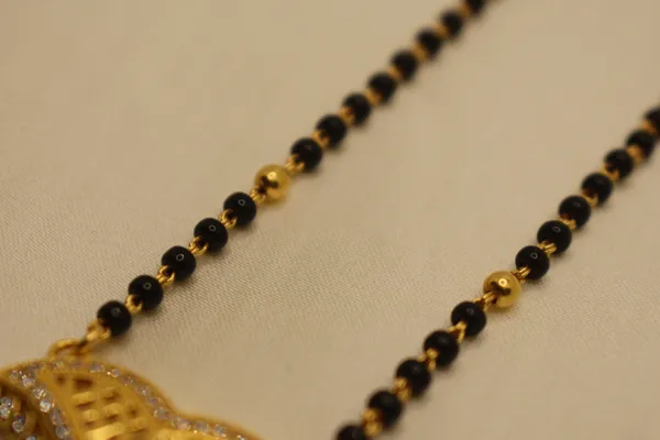 Gold_Plated_Signature_Solo_Beads_Style_Mangalsutra_For_Women_(200_mg_Gold)