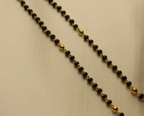 Gold_Plated_Signature_Solo_Beads_Style_Mangalsutra_For_Women_(200_mg_Gold)