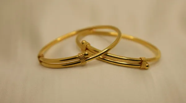 Gold_Plated_Gentle_Grip_Baby_Kada_For_Unisex_(400_mg_Gold)