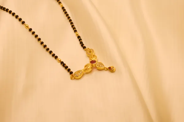 Gold_Plated_Infinity_Sparkle_Ad_Mangalsutra_For_Women_(200_mg_Gold)