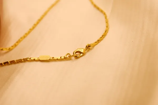 Gold_Plated_Metallic_Box_Beam_Chain_For_Unisex_(400_mg_Gold)