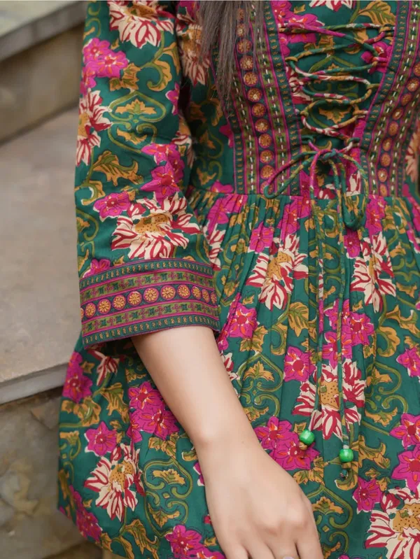 Green_Tunic_Top_with_Front_Dori