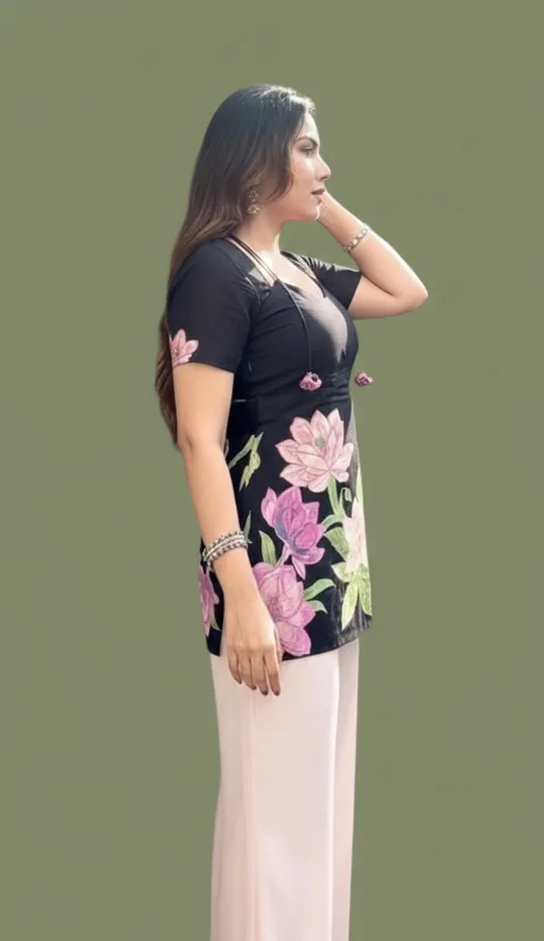 JAITRA_APPARELS_Pure_Cotton_Short_Kurti_with_Back_Dori_and_Halter_Neck_Dori