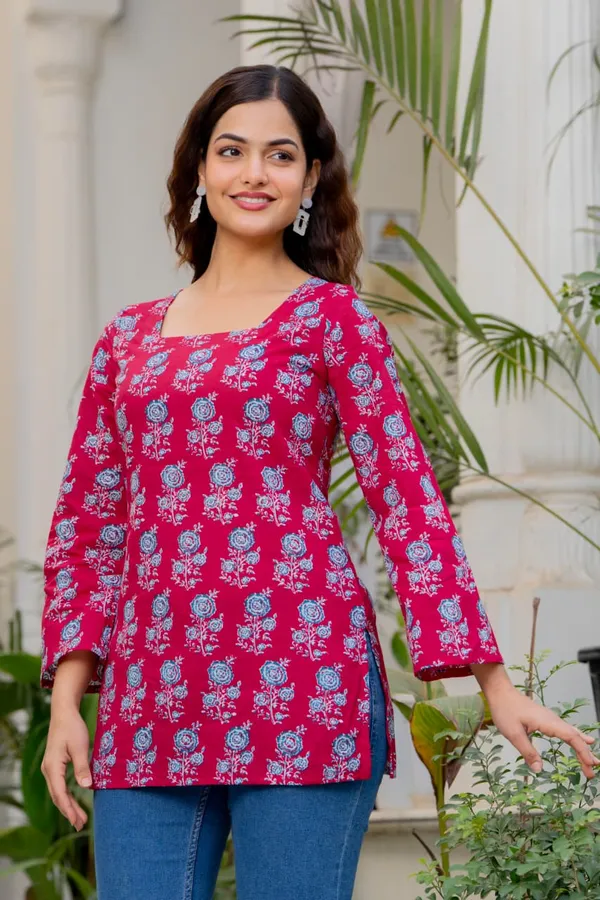 Pink_Pure_Cotton_Short_Kurti_With_Back_Dori