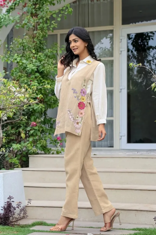 JAITRA_APPARELS_3_PC_Cord_Set_with_Embroidery