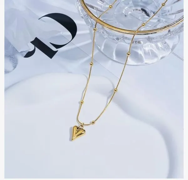 Multicolor_Almaha_Aura_Love_Heart_Locket_In_Gold_Anti_Tarnish_Stainless_Steel_Stylish_Neck_Chain_Modern_Aesthetic_Jewellery_Gift_For_Birthday,_Valentine_Pendant_Necklace_Chain_For_Women