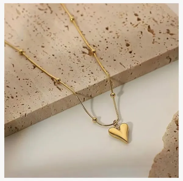Multicolor_Almaha_Aura_Love_Heart_Locket_In_Gold_Anti_Tarnish_Stainless_Steel_Stylish_Neck_Chain_Modern_Aesthetic_Jewellery_Gift_For_Birthday,_Valentine_Pendant_Necklace_Chain_For_Women