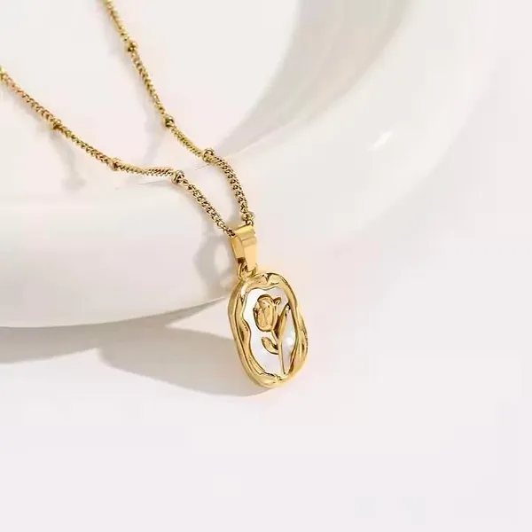 Floral_Pendant_Necklace