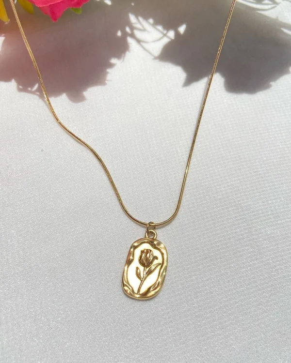 Floral_Pendant_Necklace