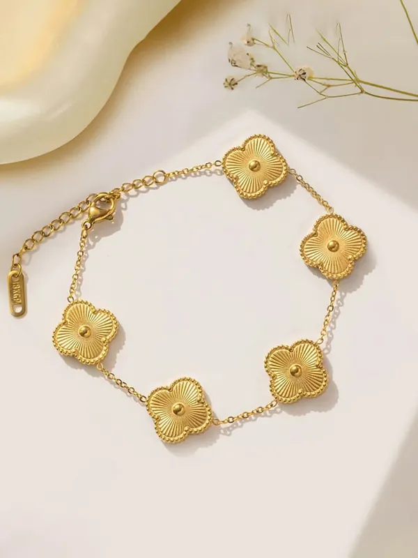 Almaha_Aura_Clover_Anti_Tarnish_Bracelet_for_Women_Stylish_|_Stainless_Steel_Bracelet_for_Woman_|_Fashion_Jewellery_for_Women_Aesthetic_Accessories_for_Girls_Chain_Bracelet_Gold