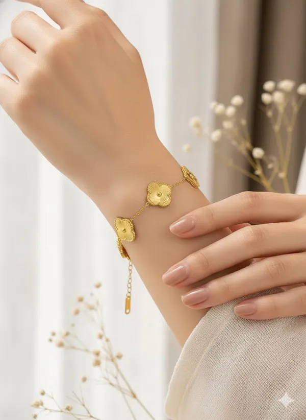 Almaha_Aura_Clover_Anti_Tarnish_Bracelet_for_Women_Stylish_|_Stainless_Steel_Bracelet_for_Woman_|_Fashion_Jewellery_for_Women_Aesthetic_Accessories_for_Girls_Chain_Bracelet_Gold