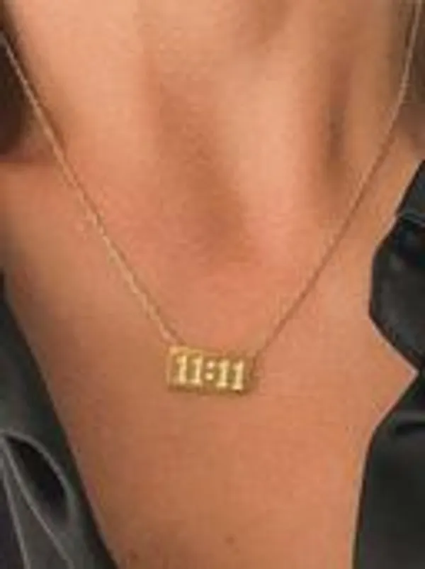 Multicolor_Pendent_Chain_For_Women