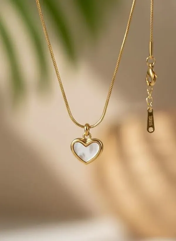 White_Heart_Pendant_Necklace