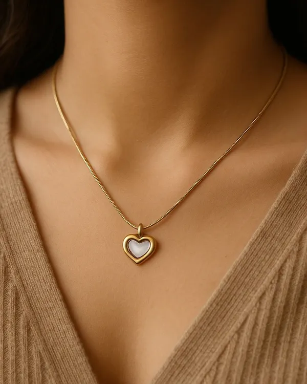 White_Heart_Pendant_Necklace