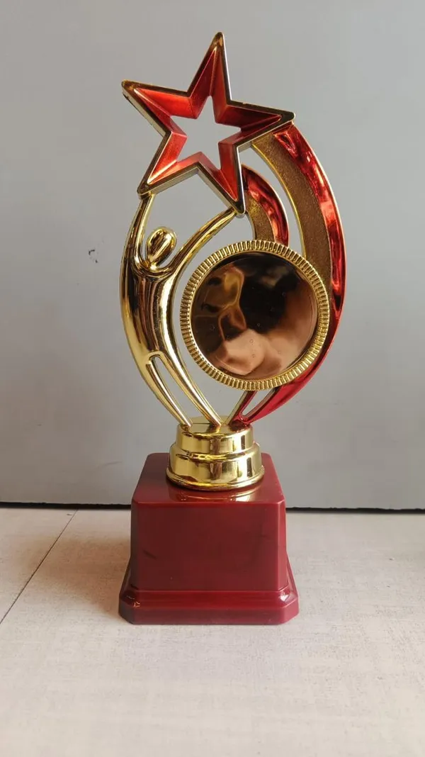 Red_&_Golden_Plastic_Trophy_For_Corporate_Award_,_Star_Trophy_,_Sports_Trophy