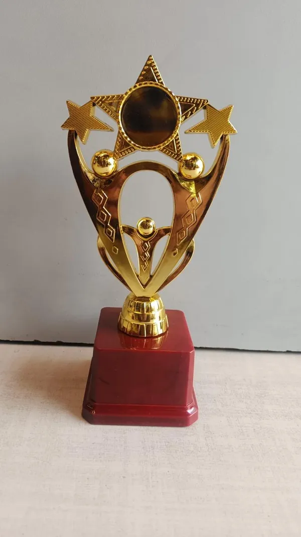 Golden_Plastic_Trophy_For_Corporate_Award_,_Star_Trophy_,_Sports_Trophy