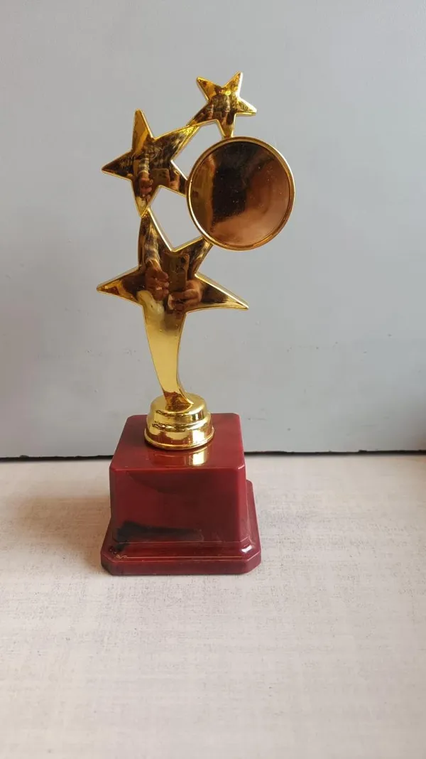 Golden_Plastic_Trophy_For_Corporate_Award_,_Star_Trophy_,_Sports_Trophy