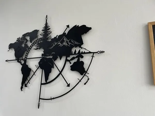 Black_Metal_World_Map_Wall_Art_|_58L_X_50W_Cm