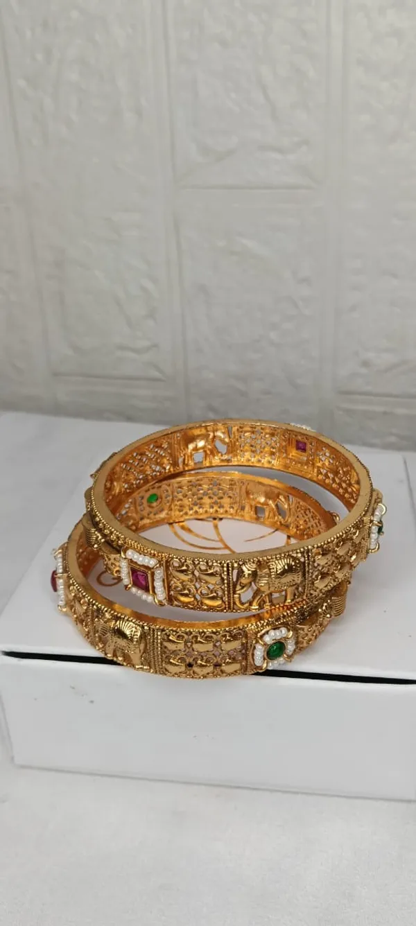 3_Set_Of_The_Bangle_For_Both_Hands