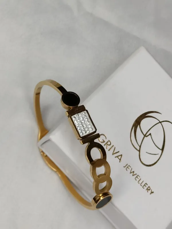 Luxe_Charm_Geometric_Bracelet
