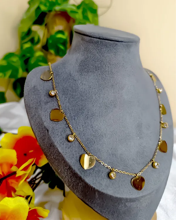 Anti_Tarnish_-Gold-Plated_Stainless-Steel_Heart_Shaped_Necklace